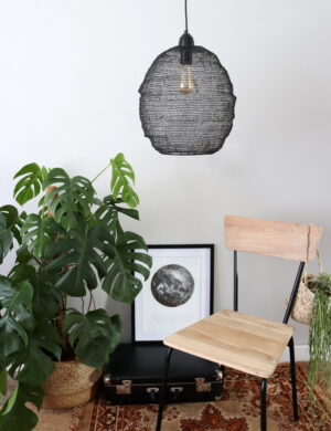 lampe-noire-en-mailles-metalliques-trendy-light-etamp